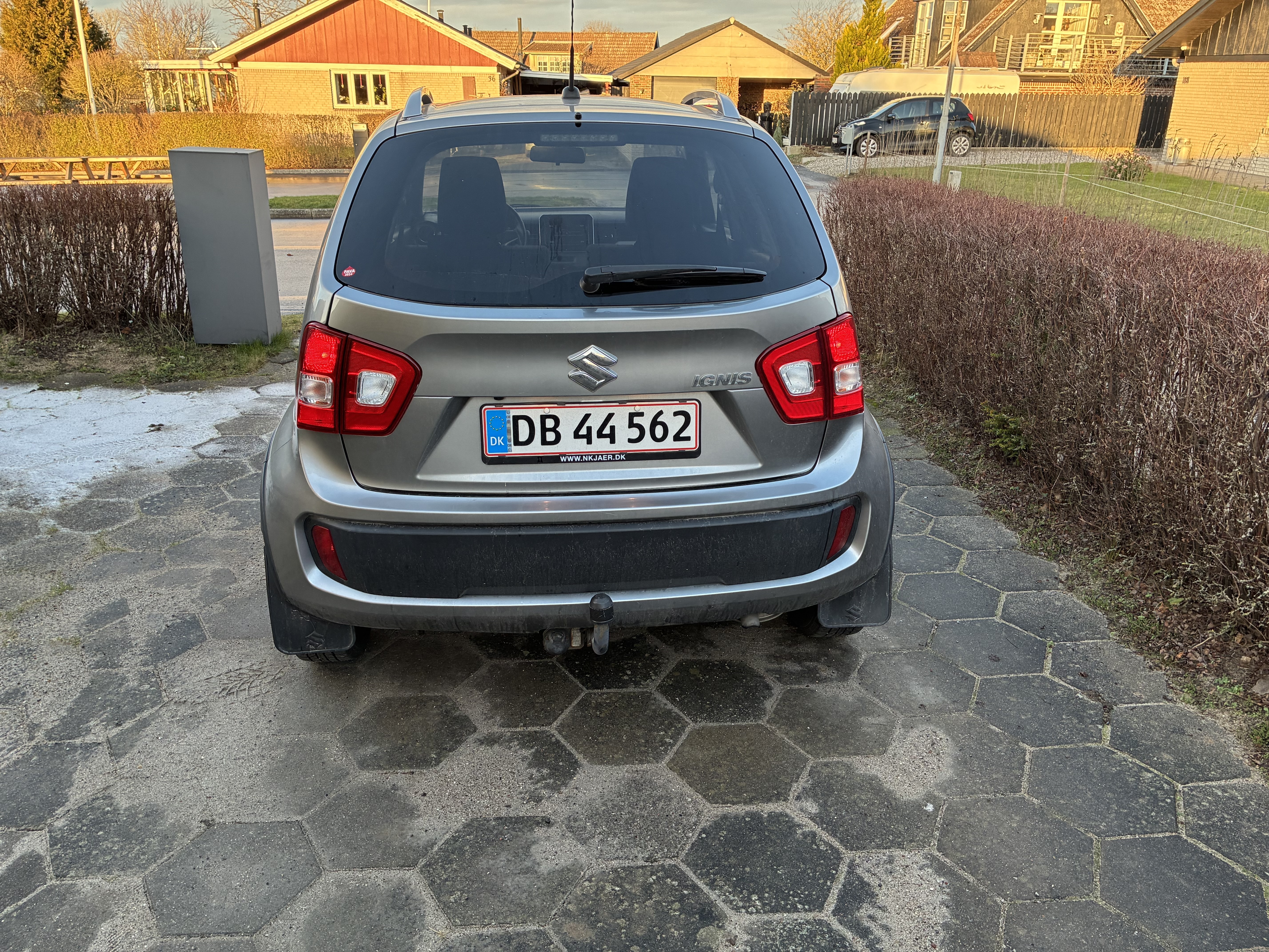 Grå Suzuki Ignis fra 2017