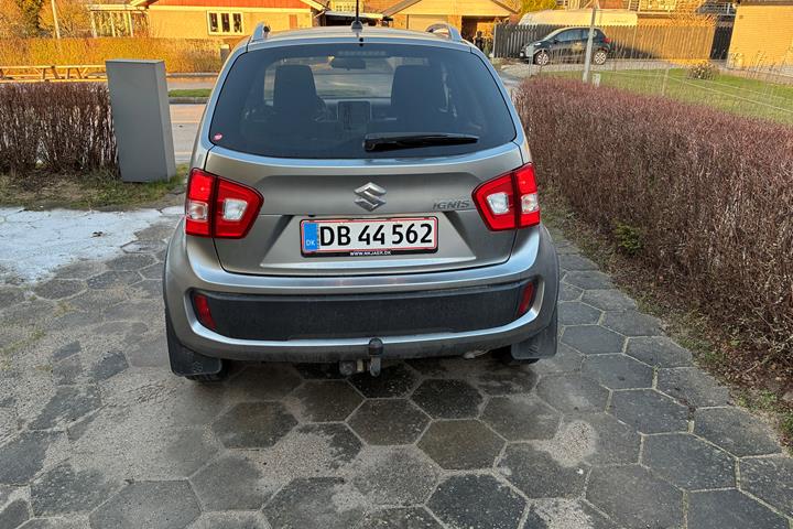 Grå Suzuki Ignis fra 2017