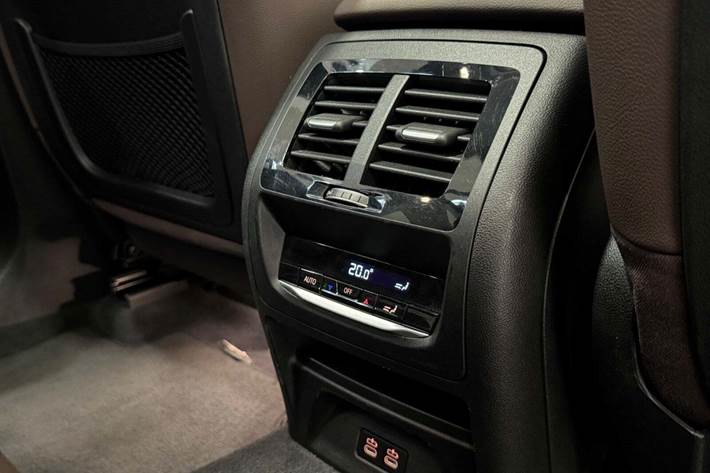 Hvid BMW iX3 fra 2021