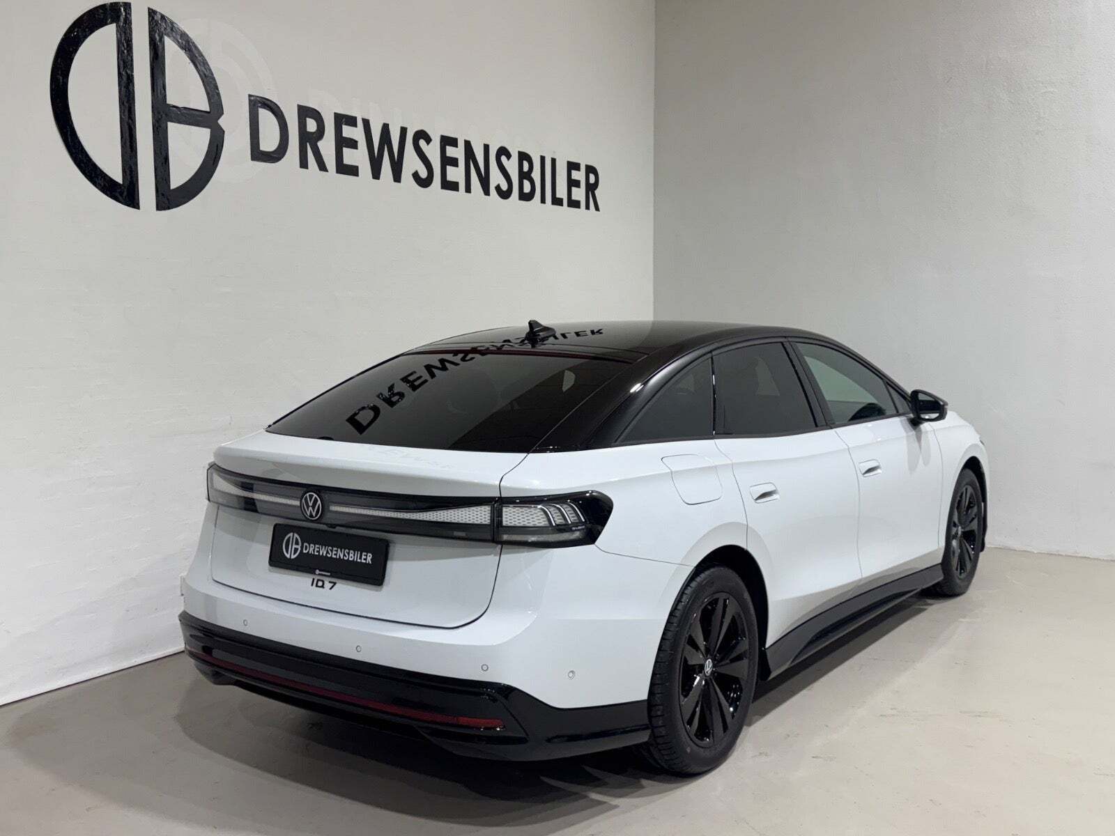 VW ID.7 77 Black Style