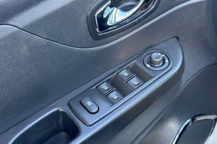 Hvid Renault Captur fra 2017