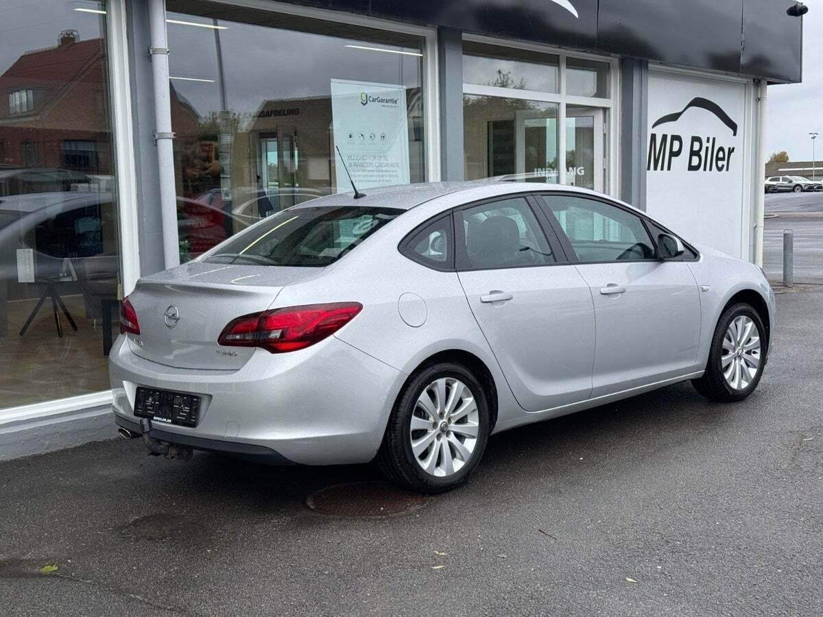 Opel Astra 1,4 T 140 Enjoy