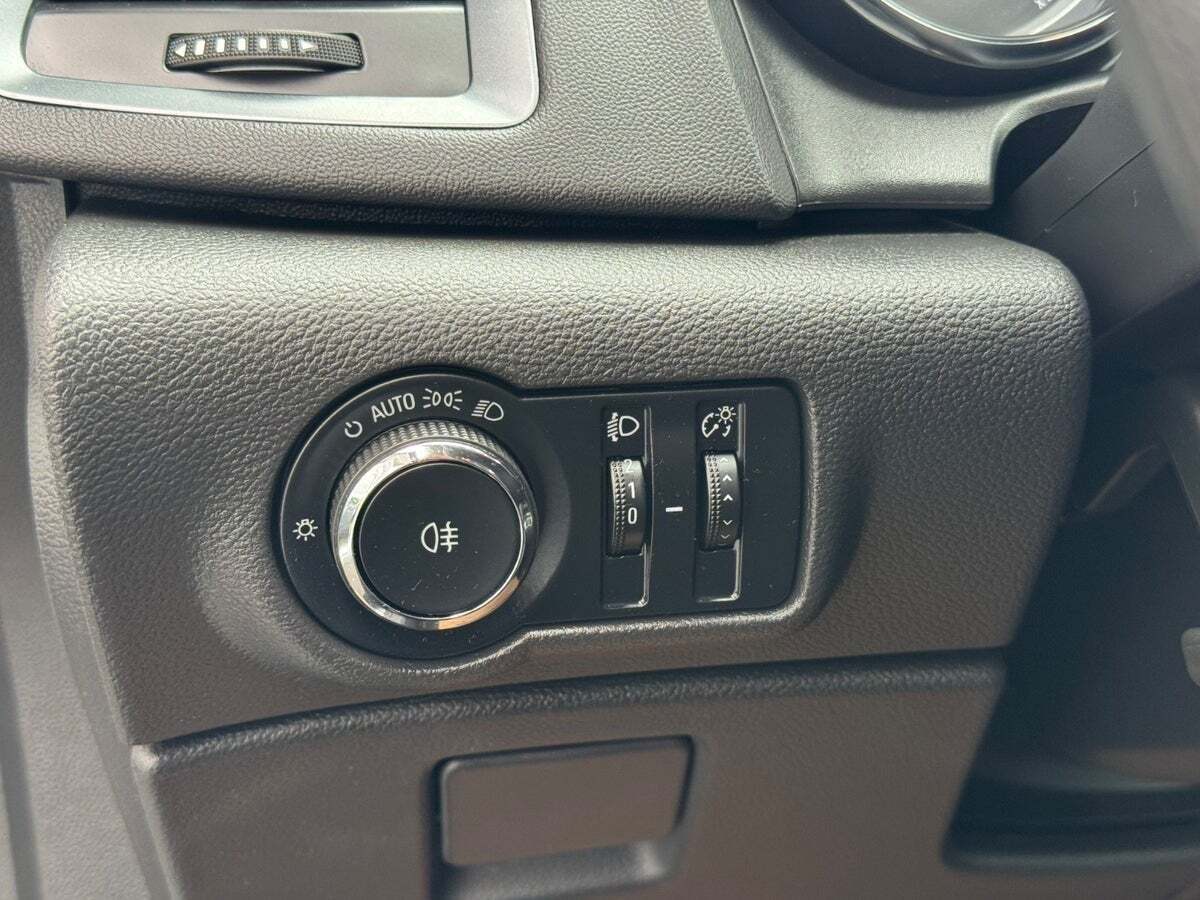 Sølv Opel Astra fra 2013