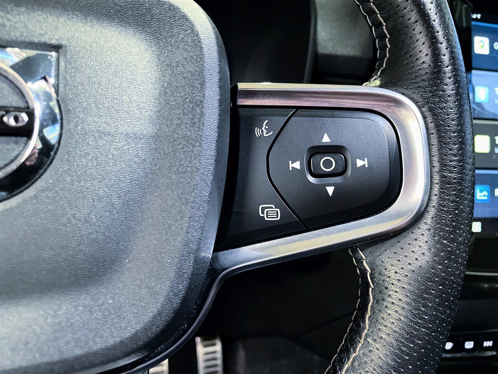 Sort Volvo XC40 fra 2020