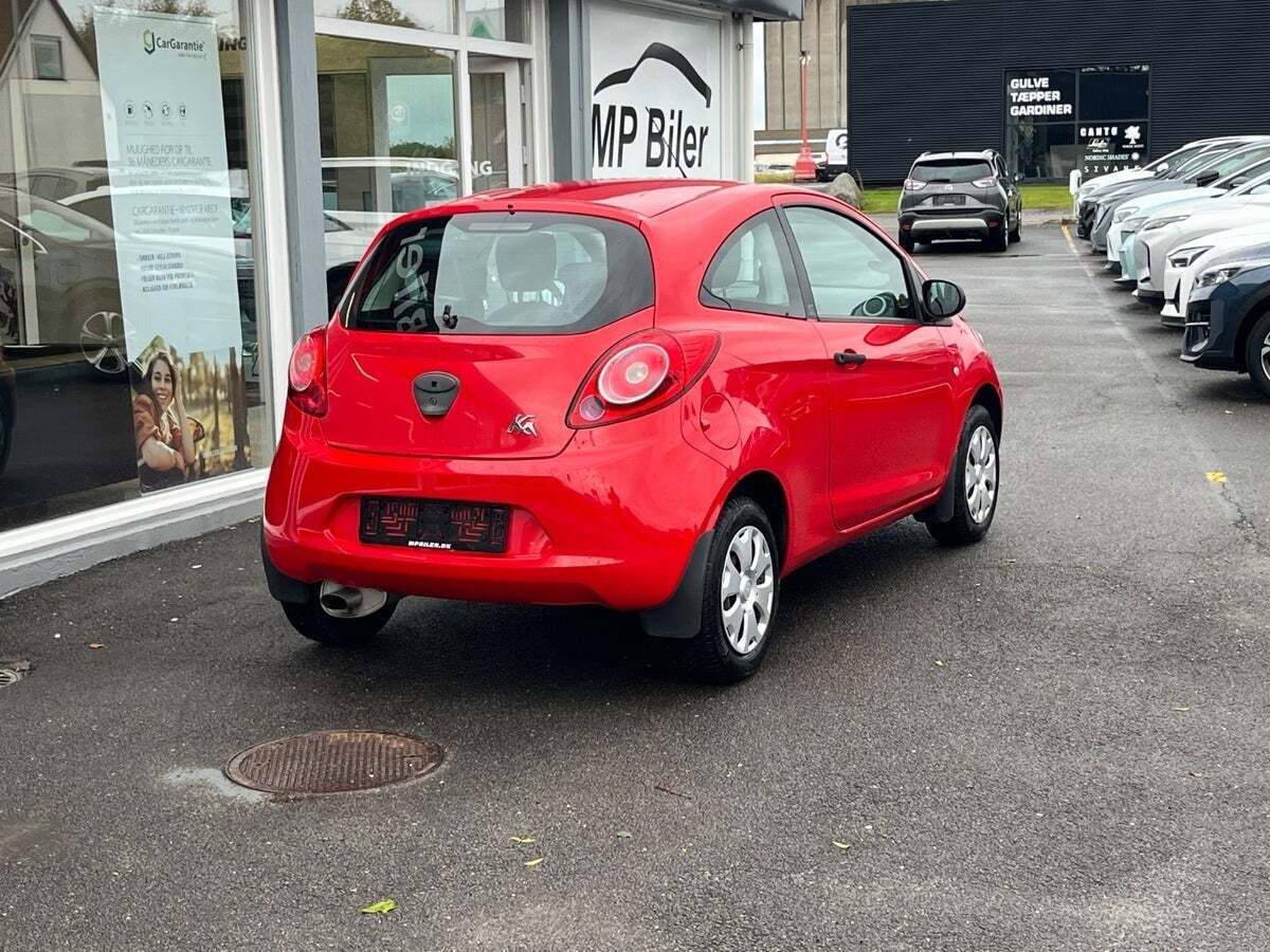Rød Ford Ka fra 2013