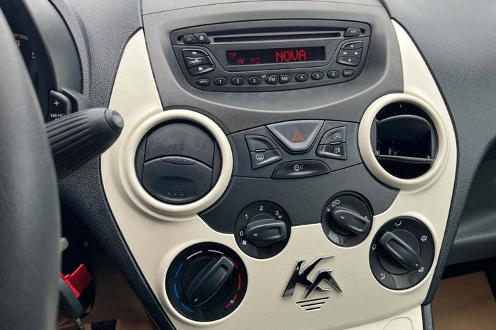 Rød Ford Ka fra 2013