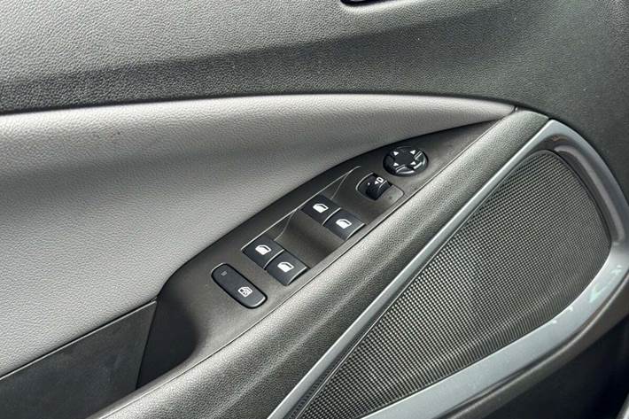 Grå Opel Crossland X fra 2020