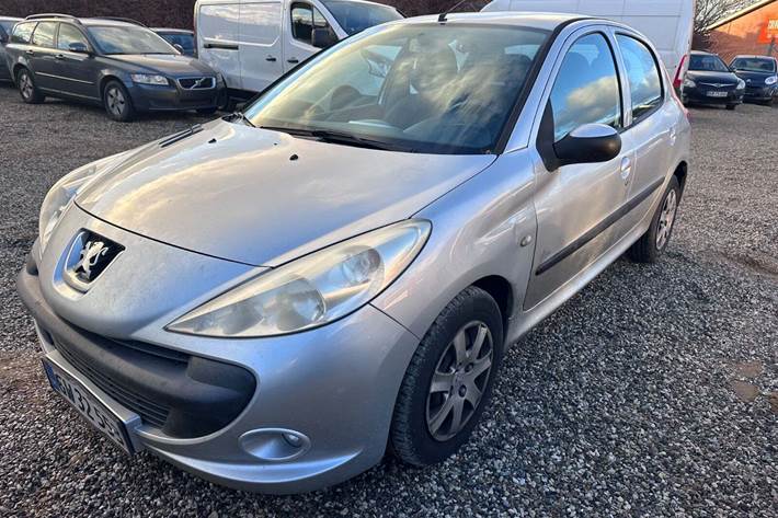 undefined Peugeot 206+ fra 2012 set udefra