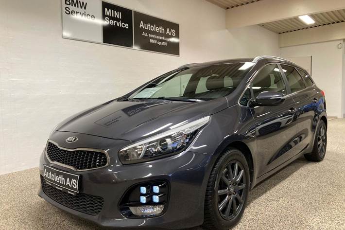 Grå Kia Ceed fra 2018 set udefra