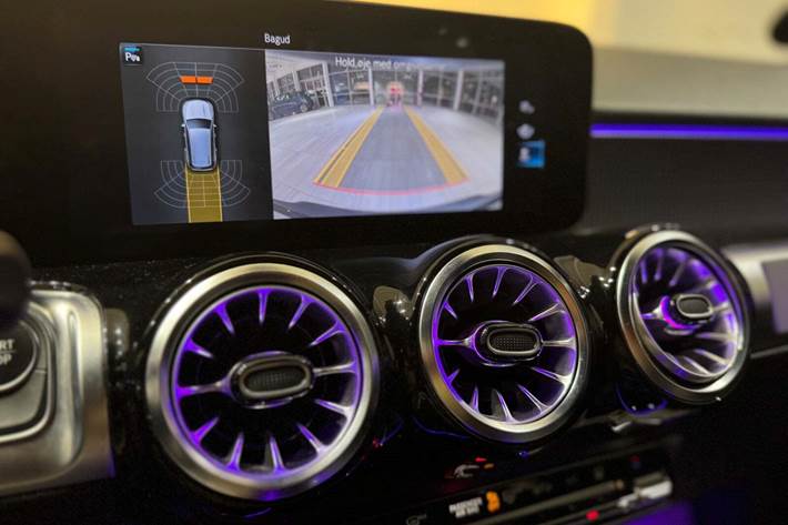 Sort Mercedes EQB250+ fra 2023