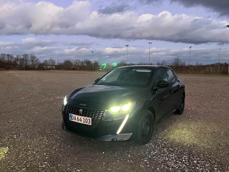 Peugeot 208 1,5 BlueHDi 100 5D