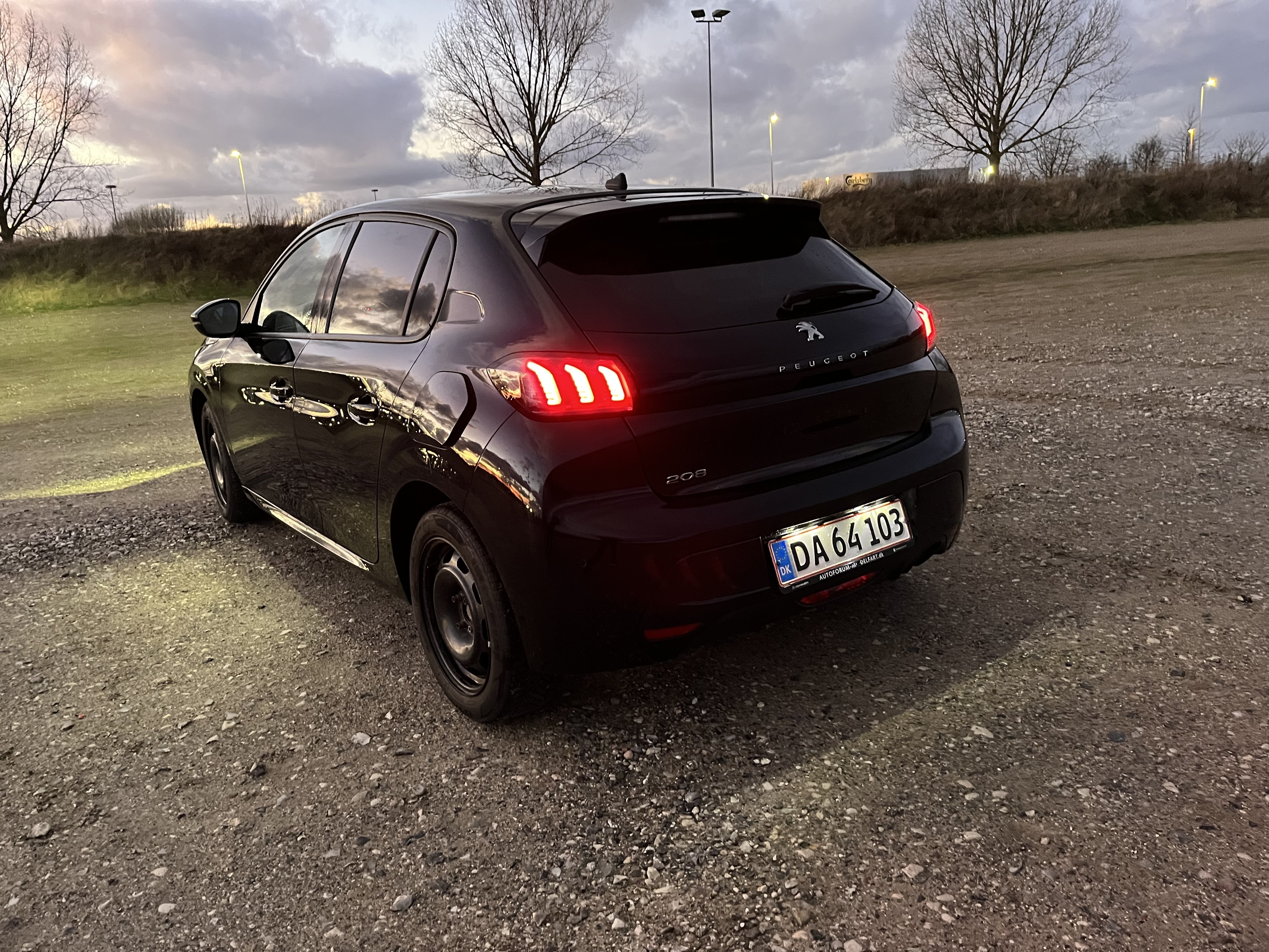 Sort Peugeot 208 fra 2021