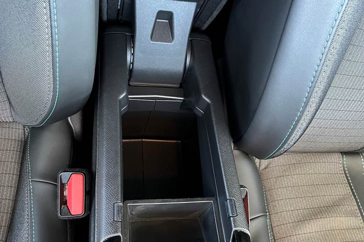 Sort Peugeot 208 fra 2021