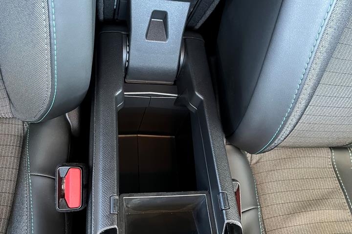 Sort Peugeot 208 fra 2021