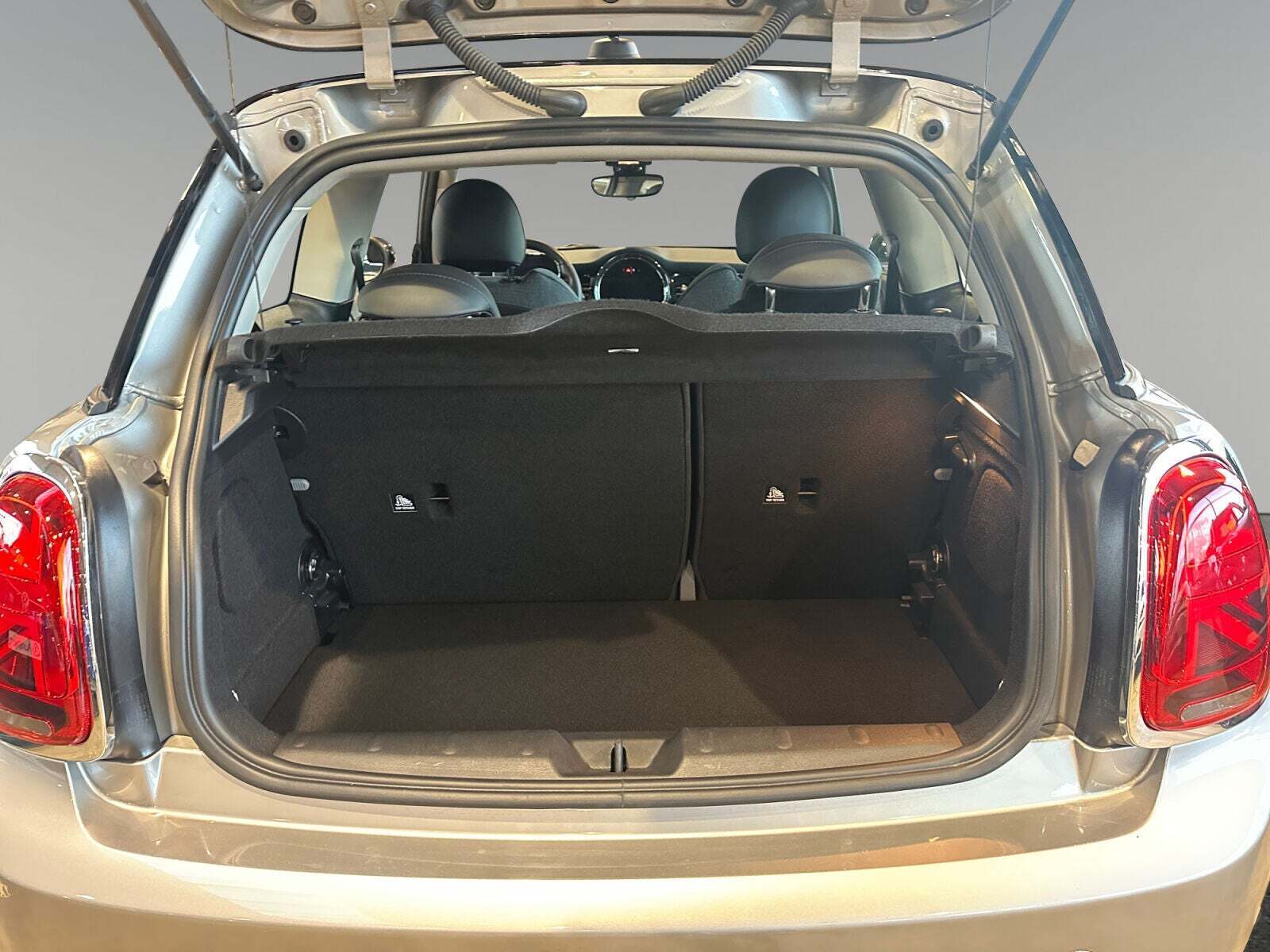 Grå Mini Cooper SE fra 2023