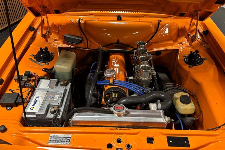 Orange Ford Escort fra 1976 set udefra