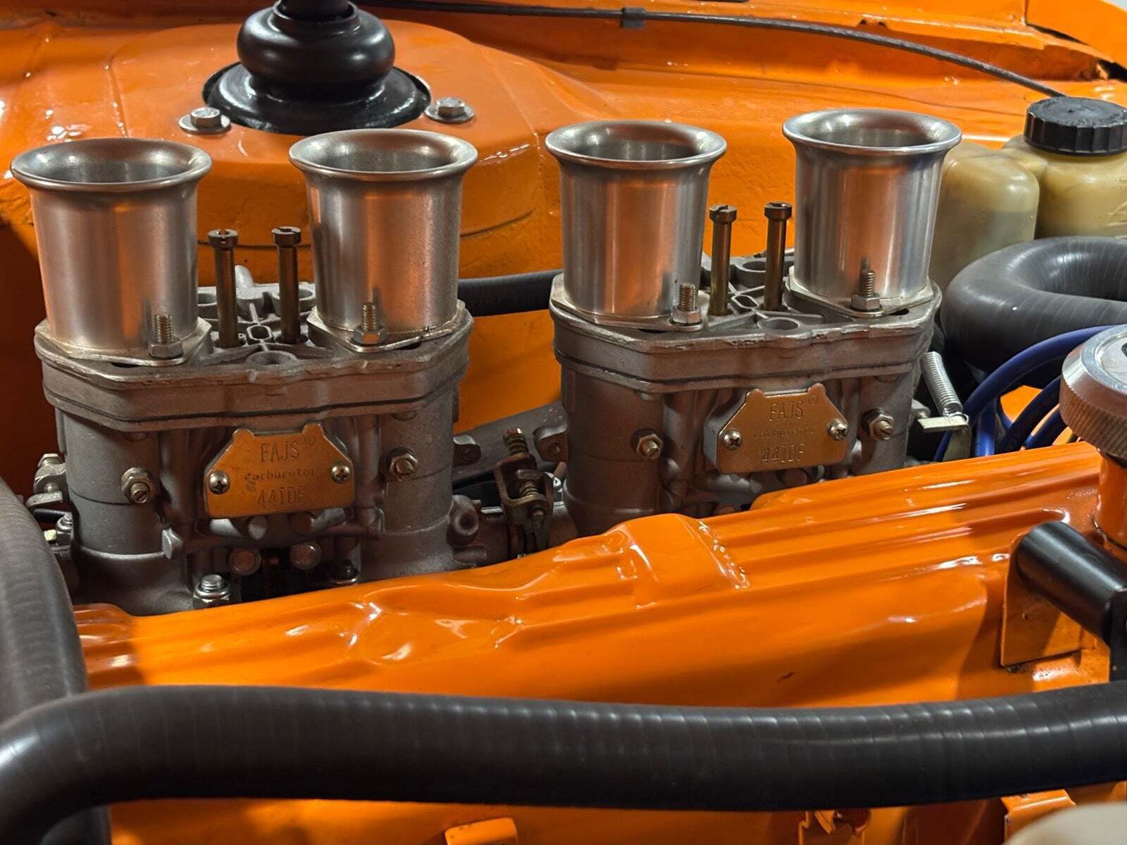 Orange Ford Escort fra 1976 set udefra