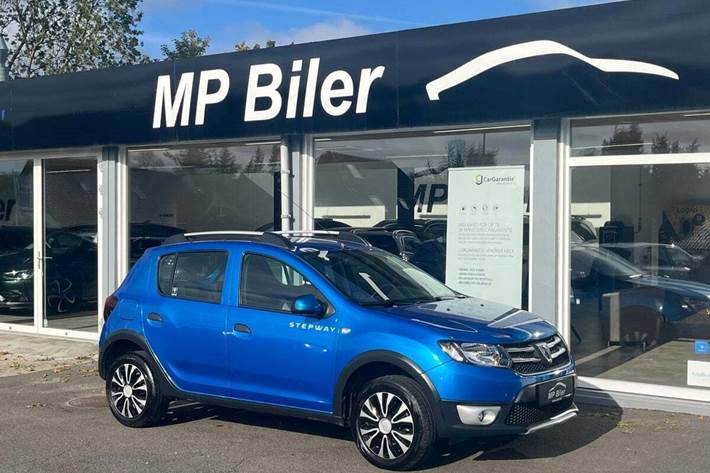 Blå Dacia Sandero Stepway fra 2015