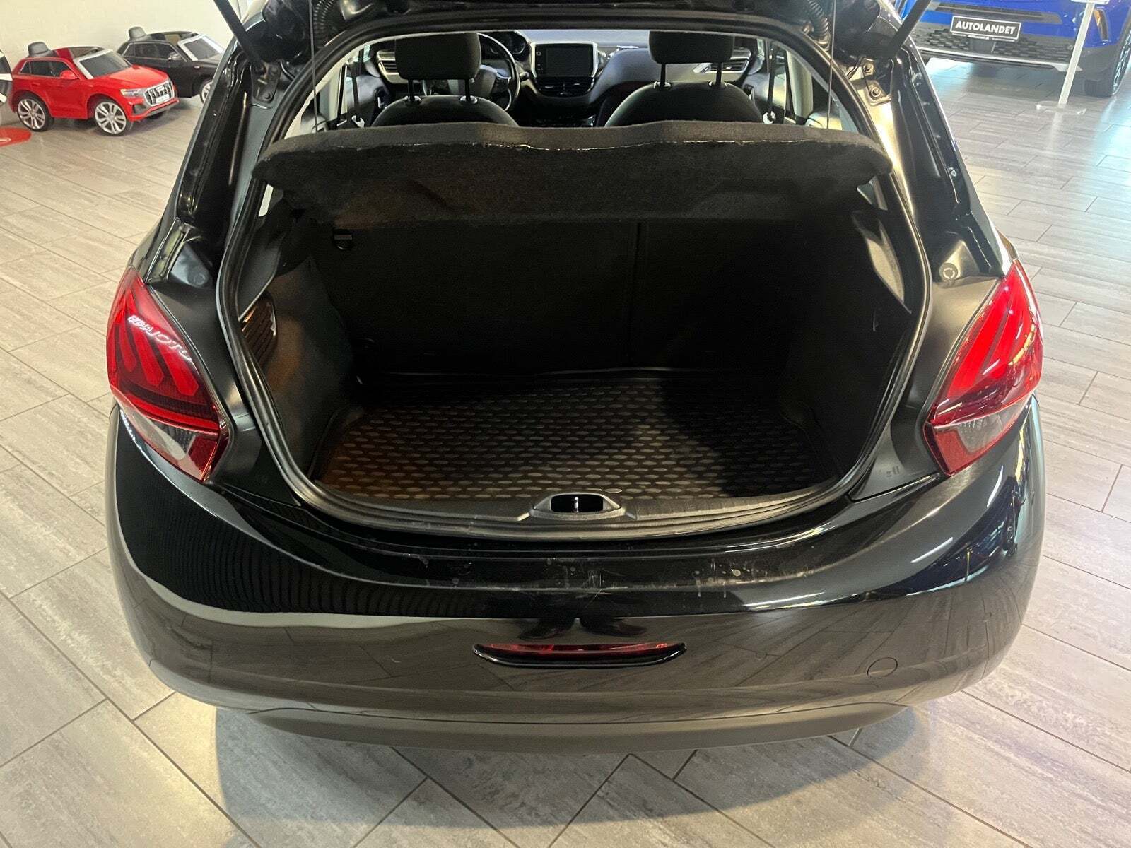 Peugeot 208 1,5 BlueHDi 100 Allure Sky