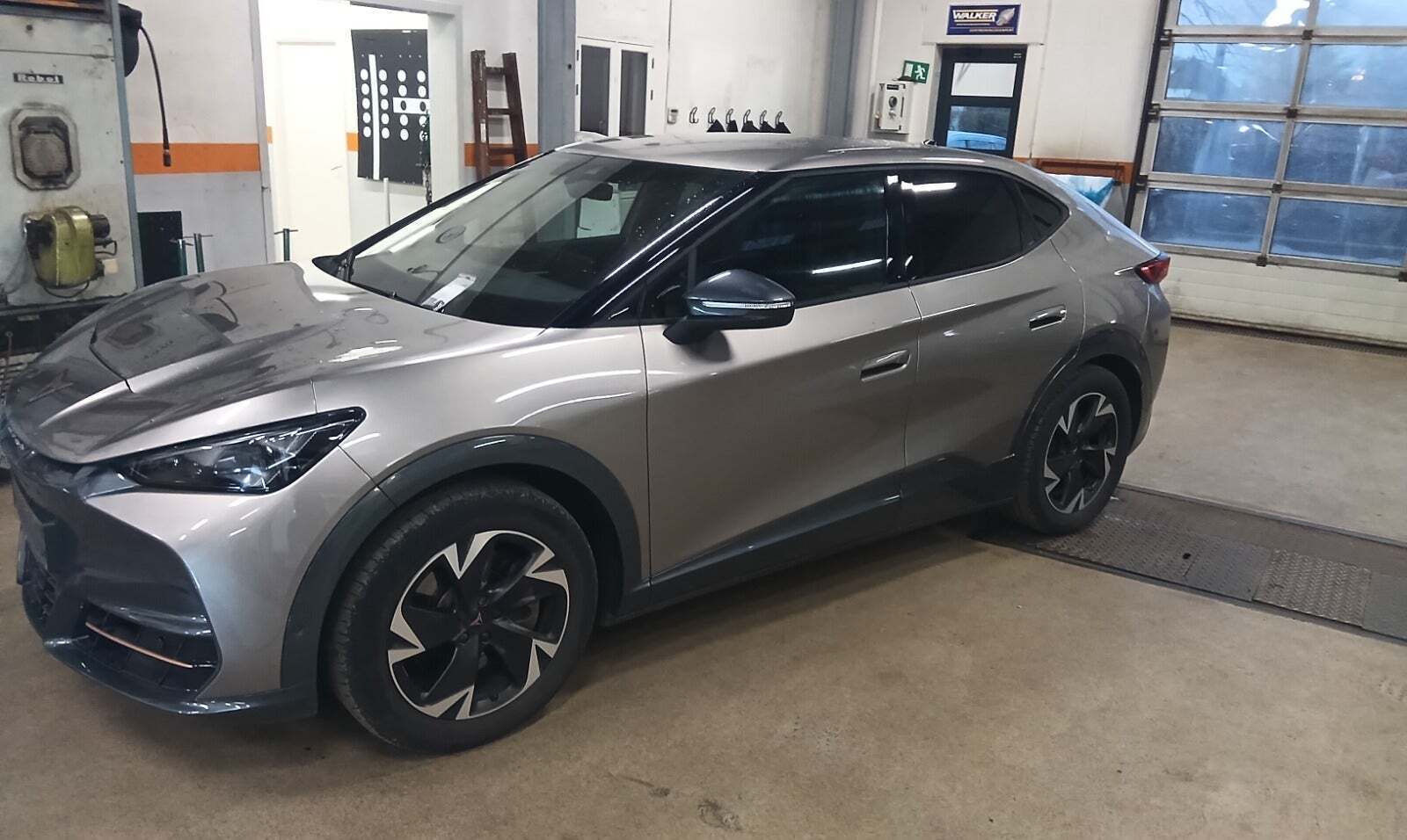 Cupra Tavascan 77 Endurance Business