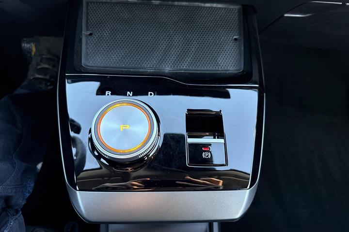 Grå MG MG4 Electric fra 2025