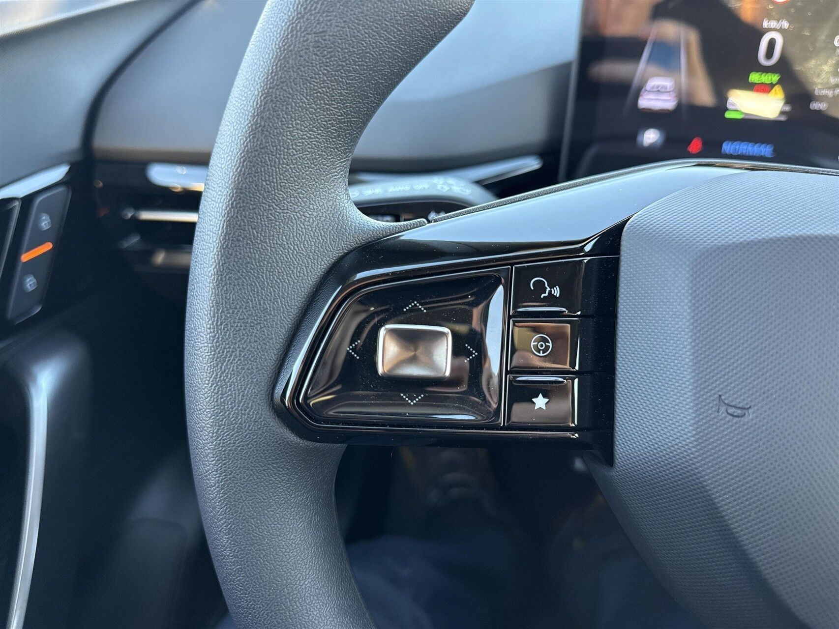 Grå MG MG4 Electric fra 2025
