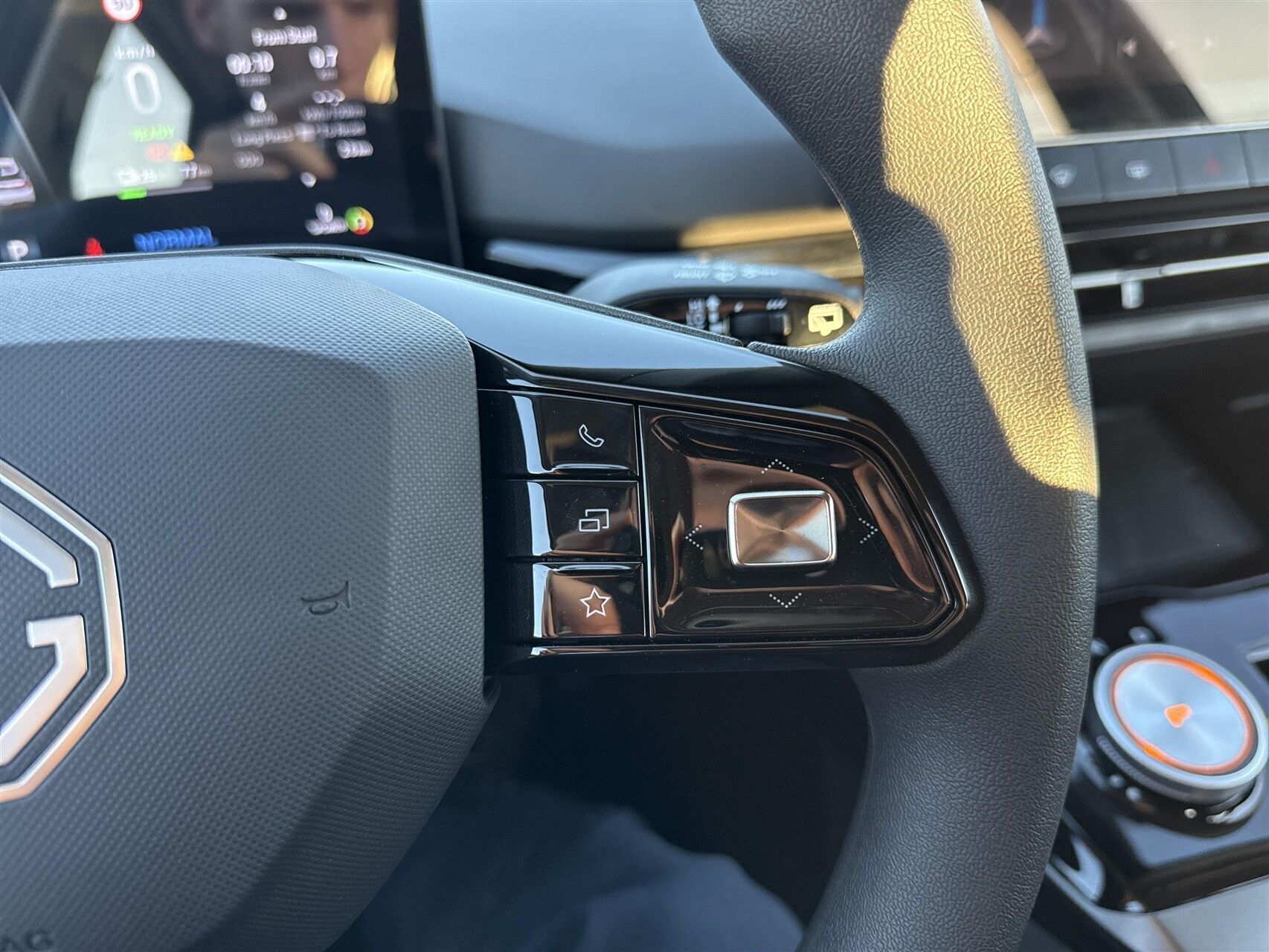 Grå MG MG4 Electric fra 2025