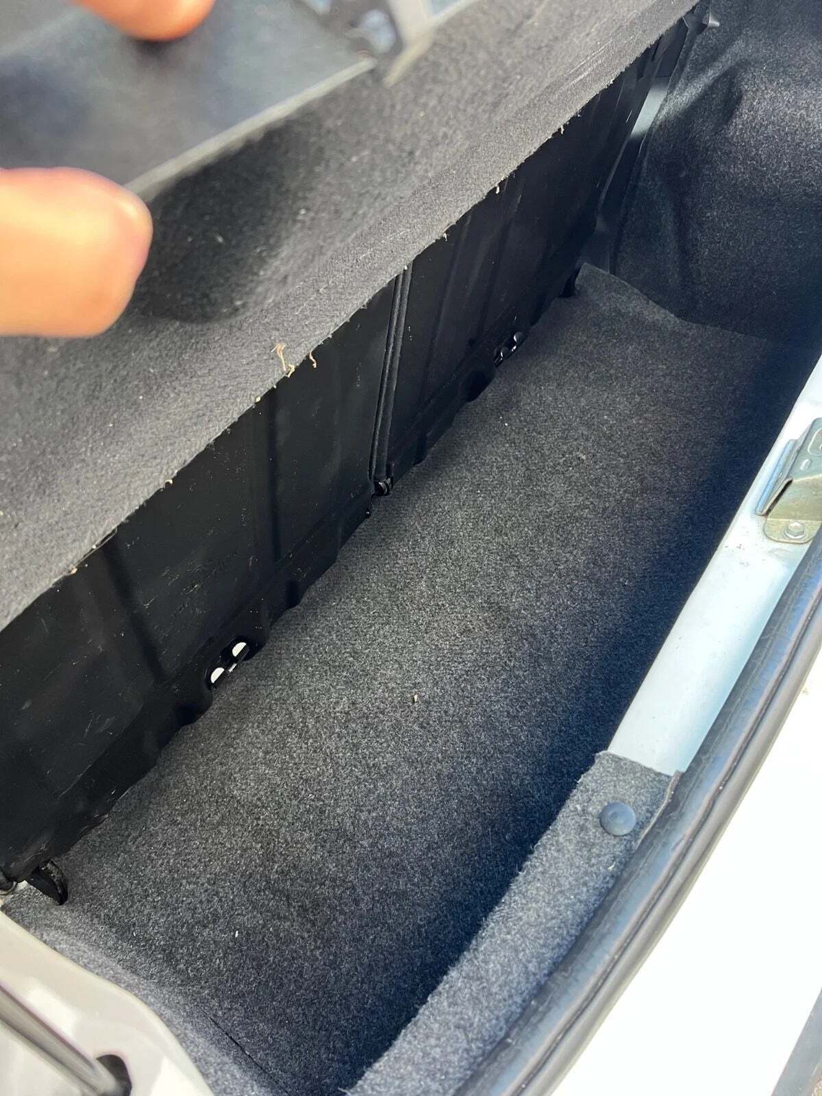 Grå Toyota Yaris fra 2008