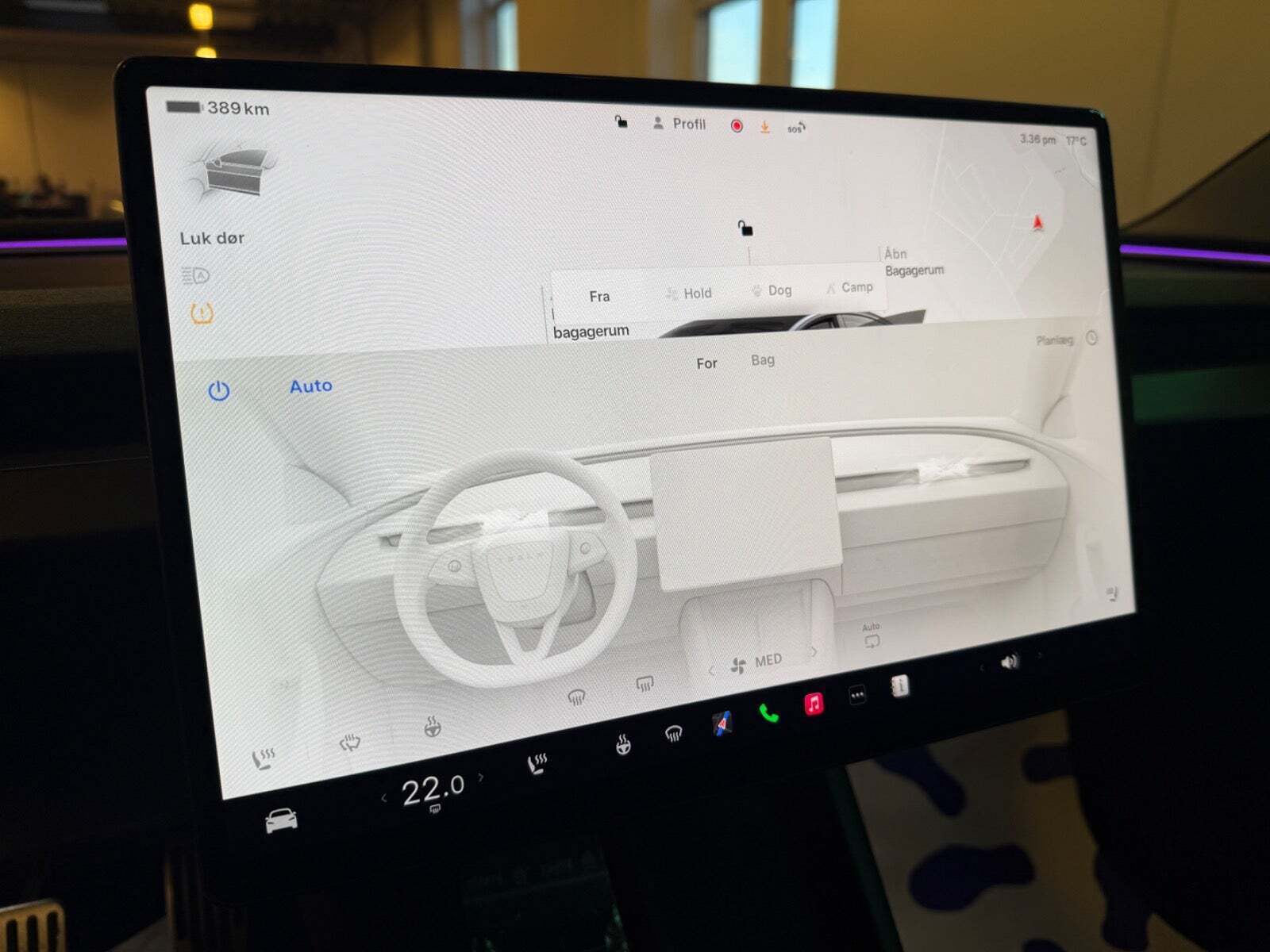 Grå Tesla Model 3 fra 2024