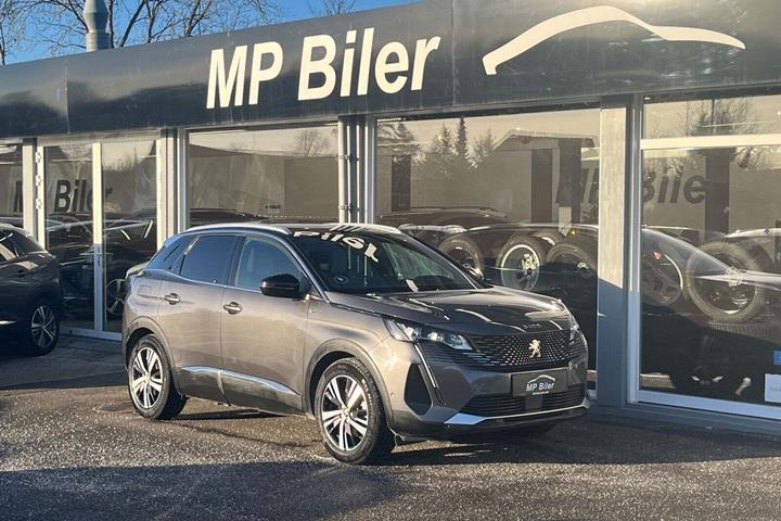 Grøn Peugeot 3008 fra 2021
