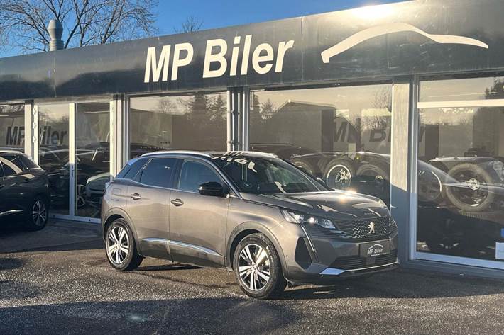 Grøn Peugeot 3008 fra 2021