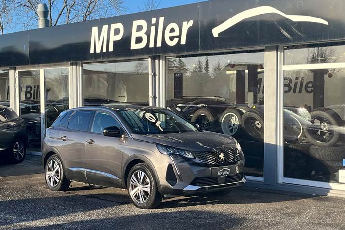 Grå Peugeot 3008 fra 2021
