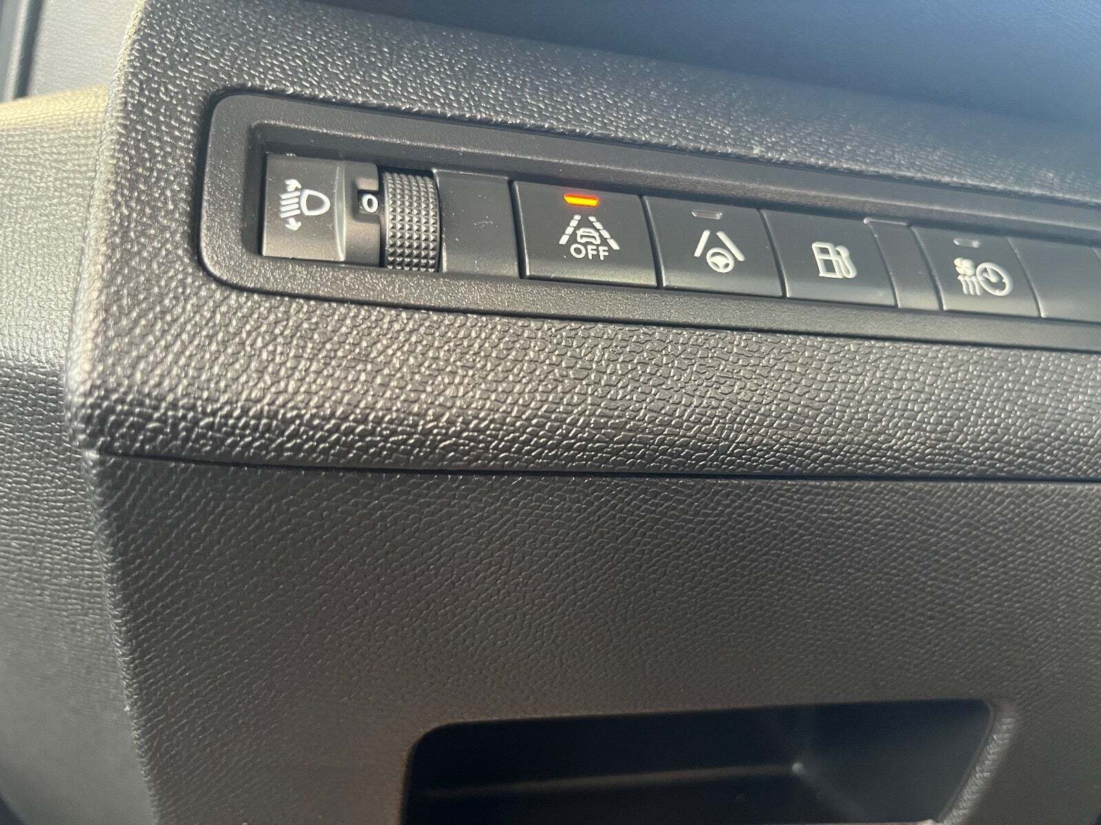 Grå Peugeot 3008 fra 2021