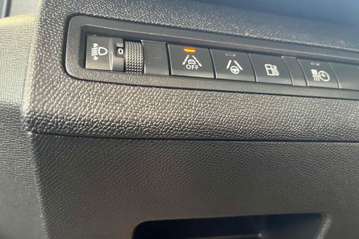 Grå Peugeot 3008 fra 2021