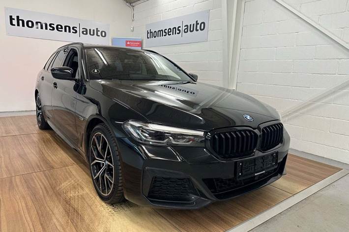 undefined BMW 530e fra 2022 set udefra