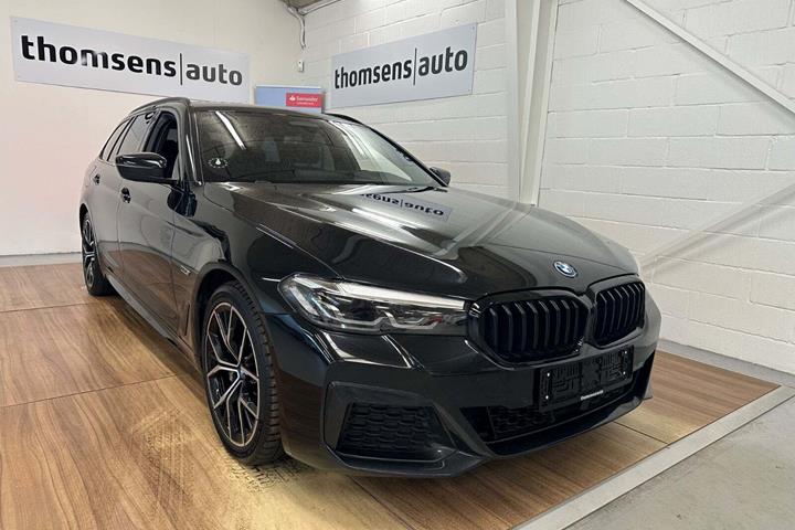 undefined BMW 530e fra 2022 set udefra