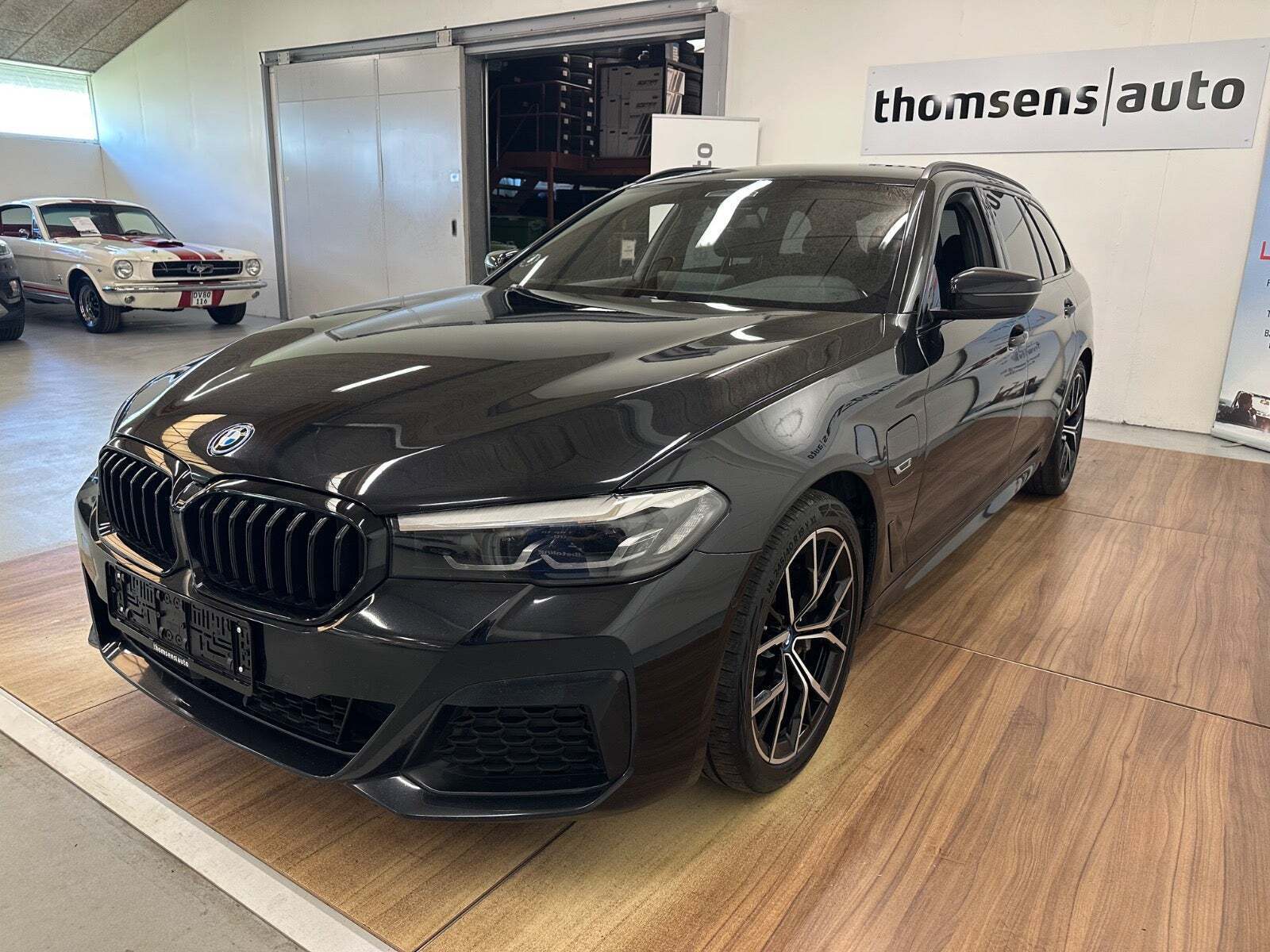 undefined BMW 530e fra 2022 set udefra