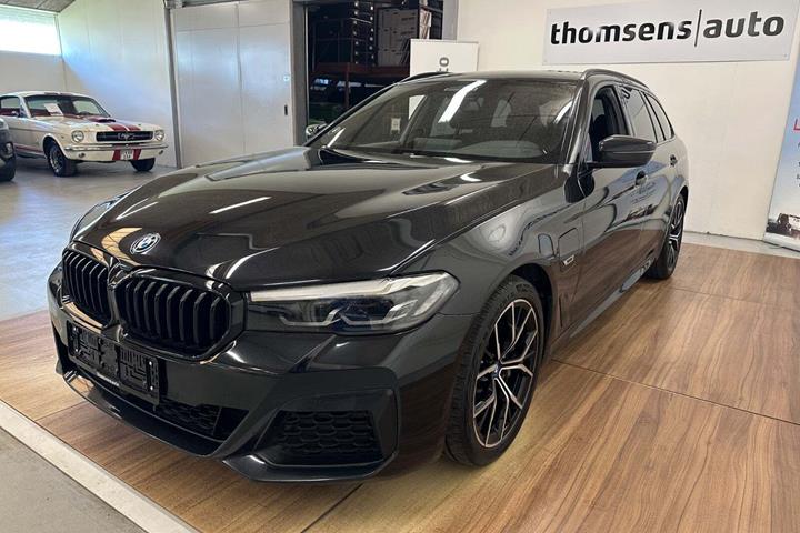undefined BMW 530e fra 2022 set udefra