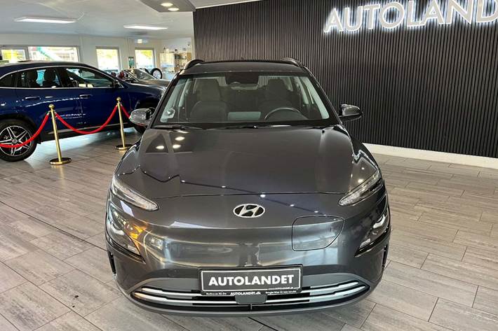 Grå Hyundai Kona fra 2022