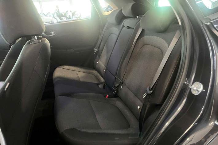 Grå Hyundai Kona fra 2022