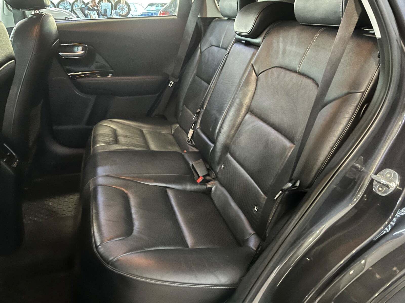 Grå Kia Niro fra 2019