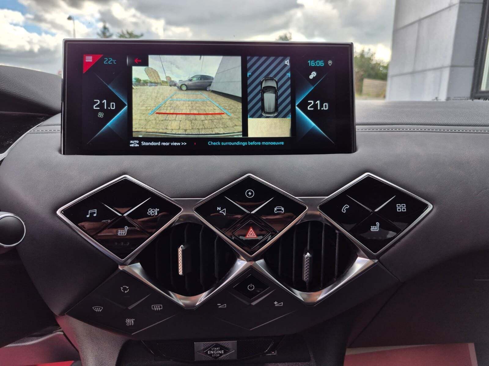 Hvid DS DS 3 CrossBack fra 2022