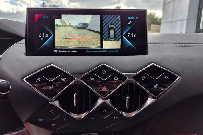 Hvid DS DS 3 CrossBack fra 2022