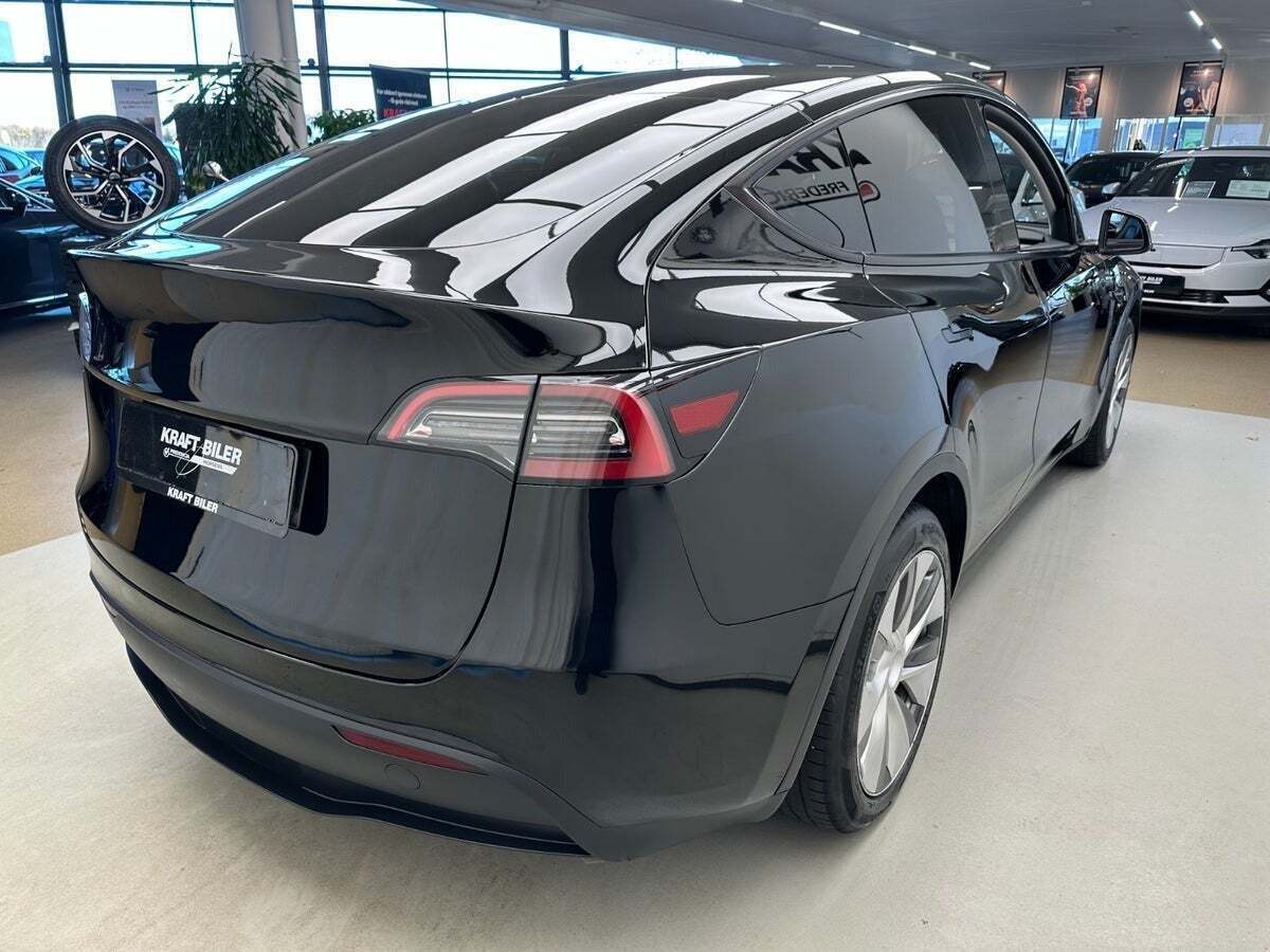 Tesla Model Y RWD