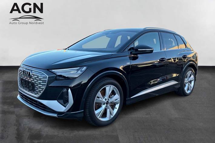 Sort Audi Q4 e-tron fra 2024 set udefra