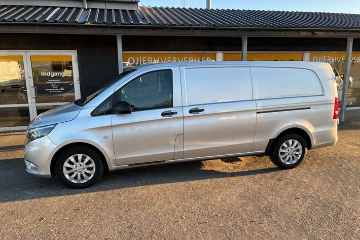 Sølv Mercedes Vito 114 fra 2016