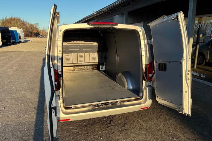 Sølv Mercedes Vito 114 fra 2016