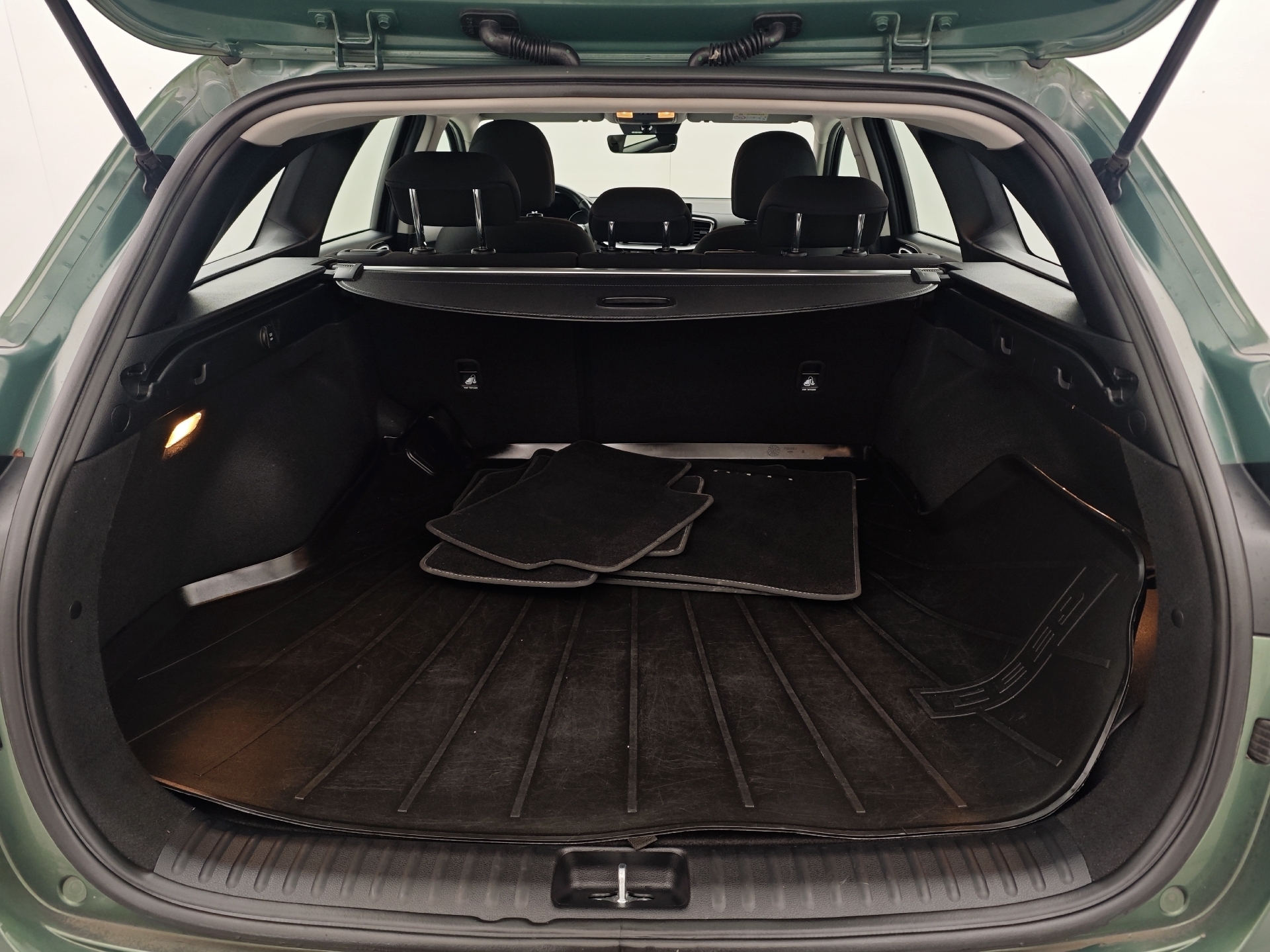 Grøn Kia Ceed fra 2023