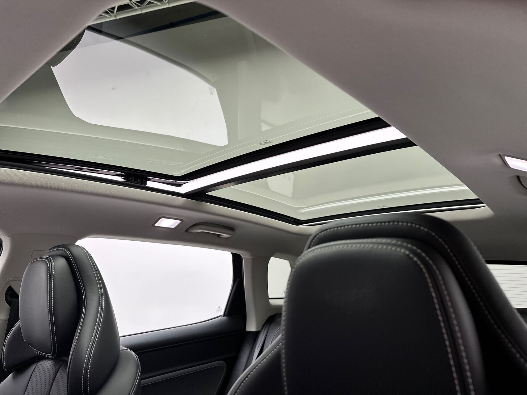 Grå Aiways U5 fra 2022