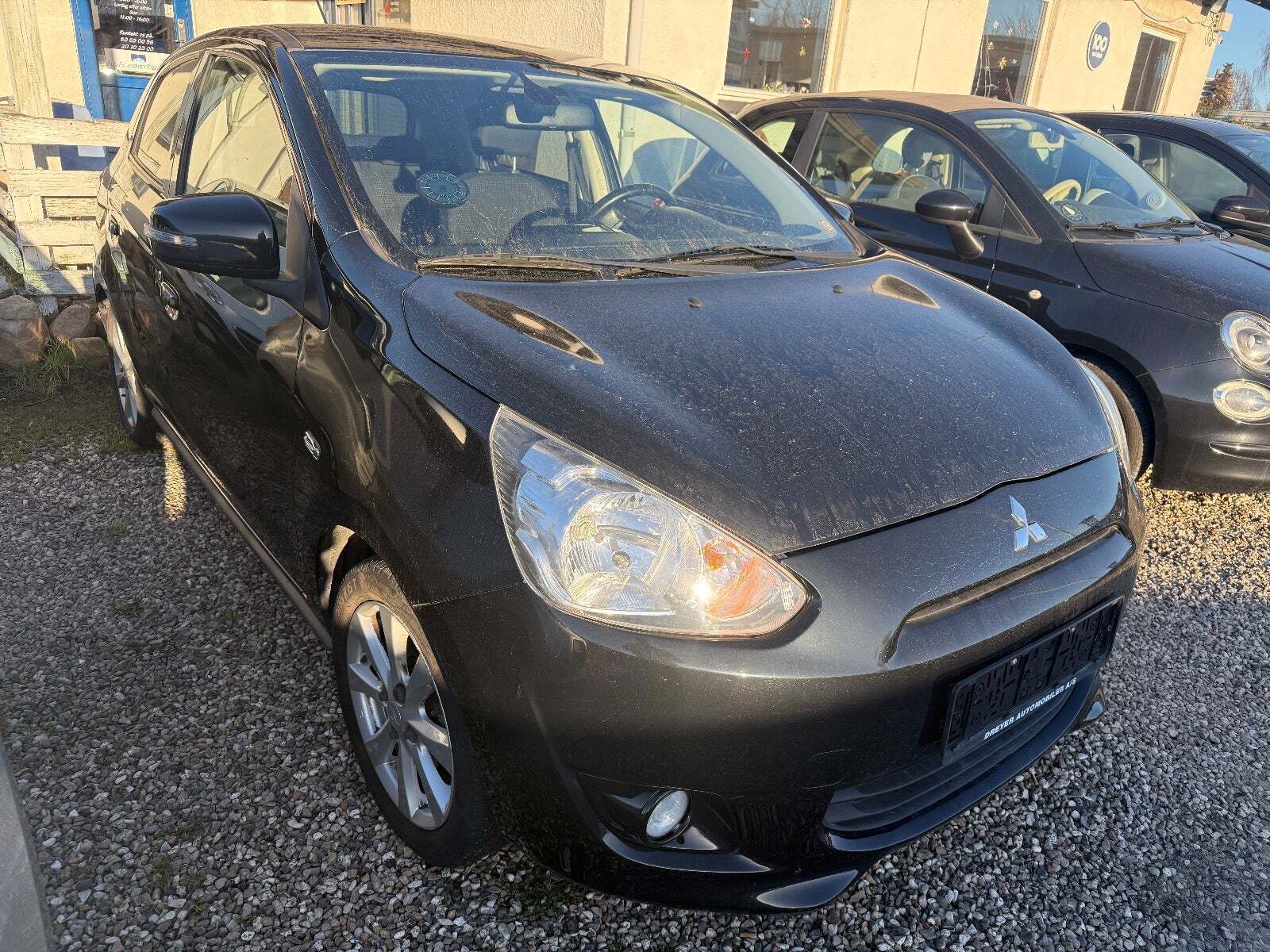 Sort Mitsubishi Space Star fra 2015
